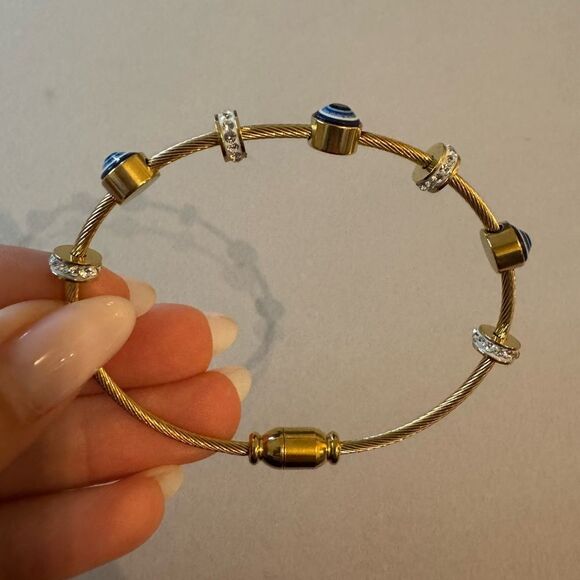 Chic Gold Bracelet with Blue Evil Eye Charms A1504 - Picture 4 of 4